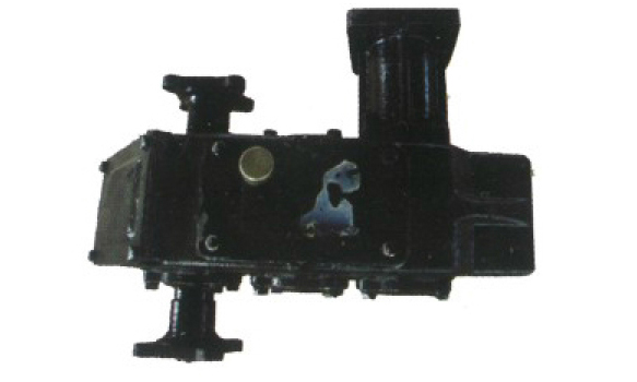 輪式扒渣機(jī)分動(dòng)箱